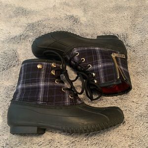 **SOLD** Tommy Hilfiger Navy Plaid Duck Boots